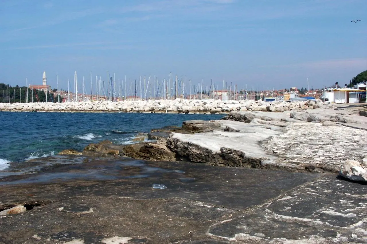 Rooms With A Parking Space Rovinj - 2245 بيت ضيافة